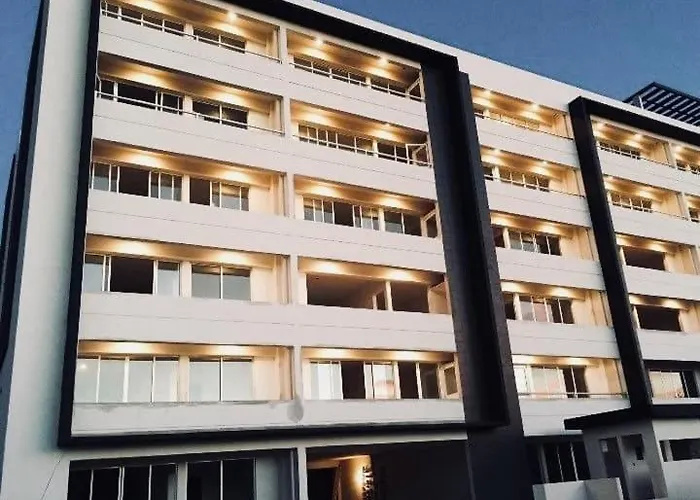 Apartment Walk To Beach, King Bed 2b2 Newly Furnished
